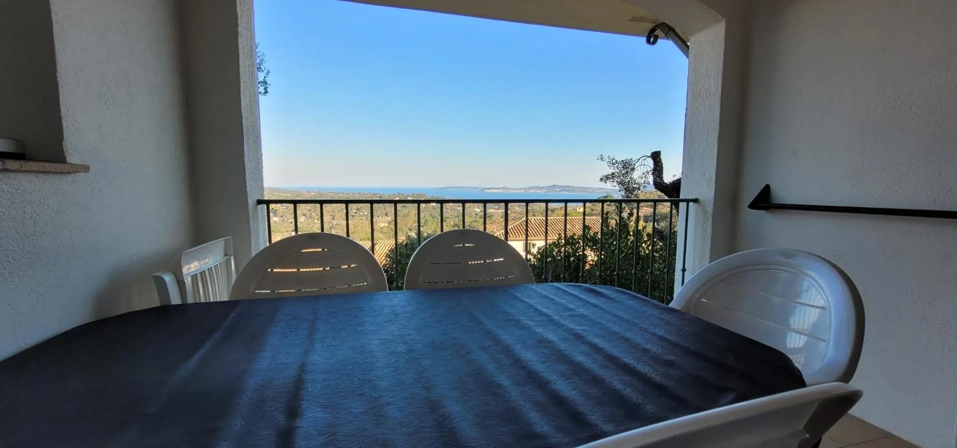 Apparemment Vue Mer - 6 Personnes - Golfe De Saint Tropez Grimaud